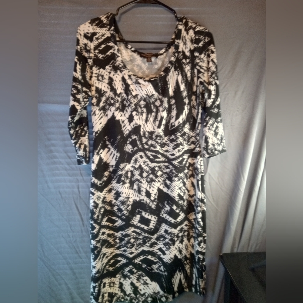 Stylish Signature By Robbie Bee Black and White Aztec Patterned Bodycon Dress